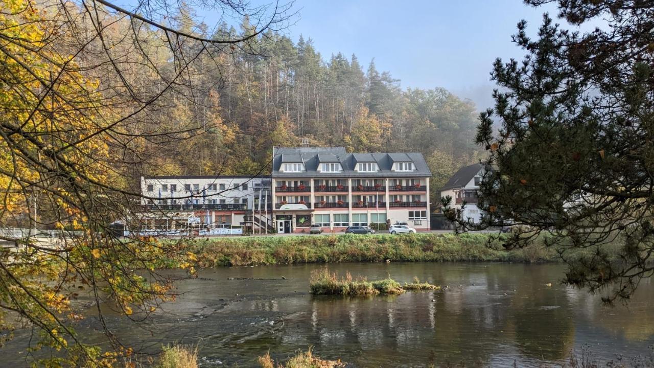 Hotel Am Schlossberg Ziegenrück Exteriör bild